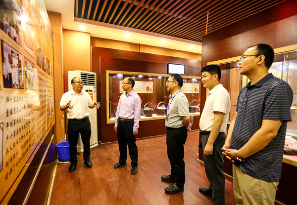 参观了学院六堡茶博物馆。梁宇强摄