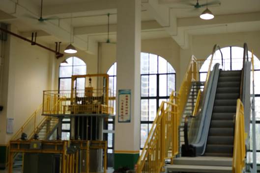 说明: D:\吴汝兰\实训室照片\IMG_9789.JPGIMG_9789